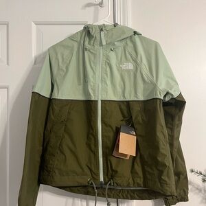The North Face women’s novelty Antora Rain Jacket. NWT size xs